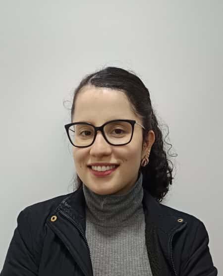 Trabalhar na HEAD5 me permitiu encontrar um ambiente que valoriza o aprendizado e o crescimento. Ao longo destes 4 anos, fui estimulada a enfrentar diversos desafios, que se transformaram em oportunidades para desenvolver novas habilidades. Essa trajetória tem me permitido evoluir constantemente como profissional.